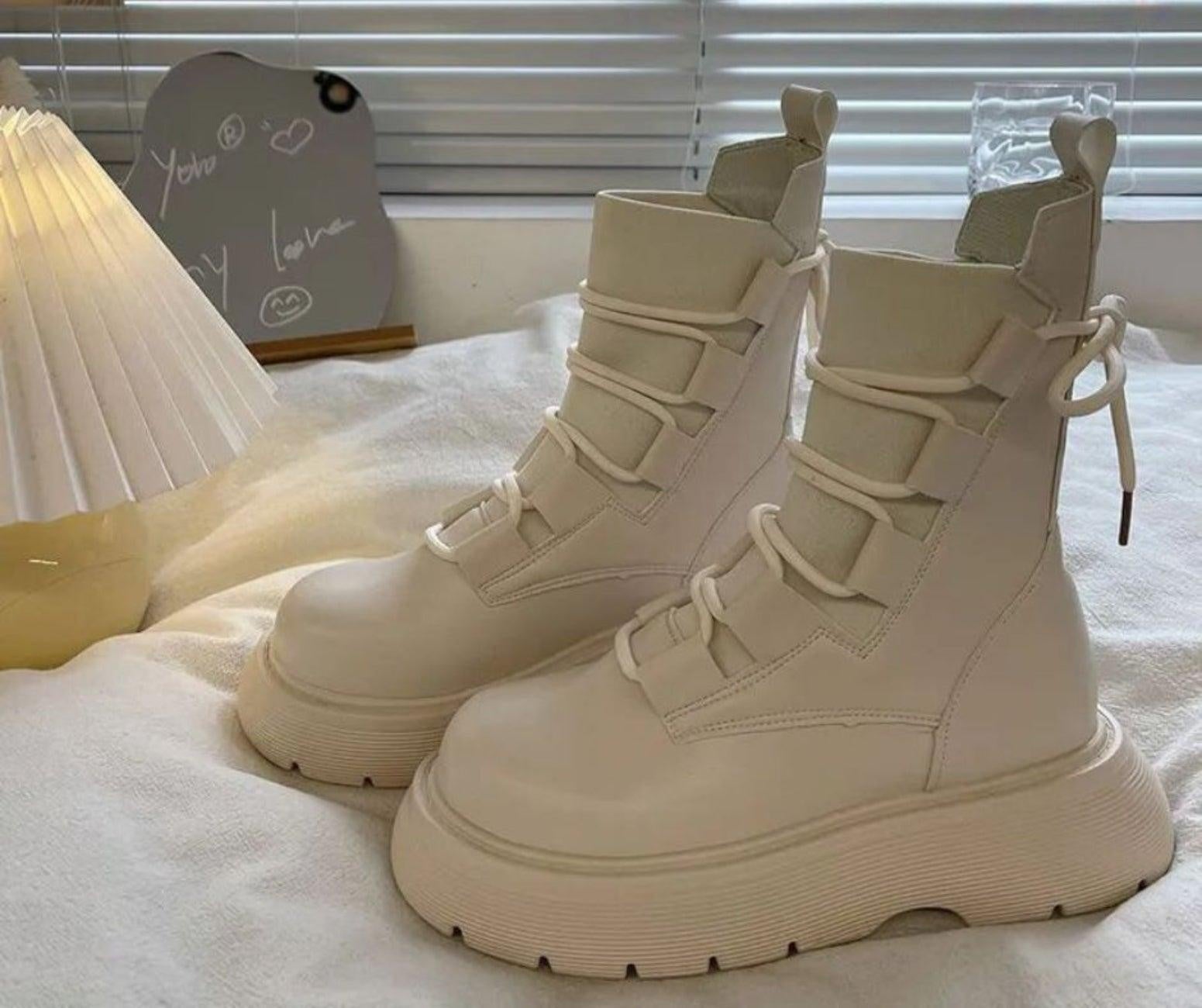 Amaia | Botas Militares Plataforma Mujer con Cordones y Hebillas