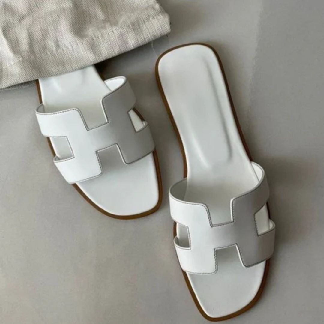 Ariadna | Mules Planas Mujer Punta Abierta Corte H
