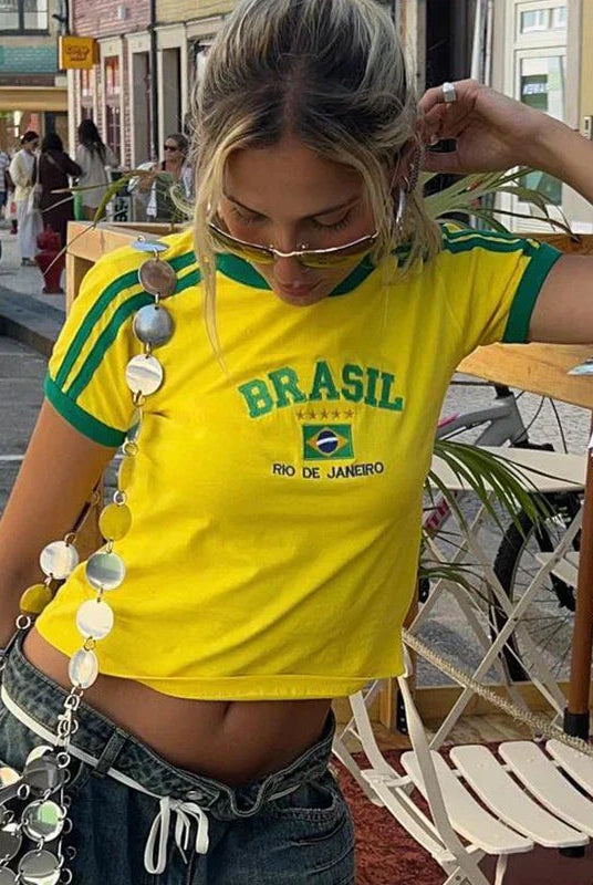 Leire | Camiseta Crop Top Deportiva Retro Mujer Estampado Brasil
