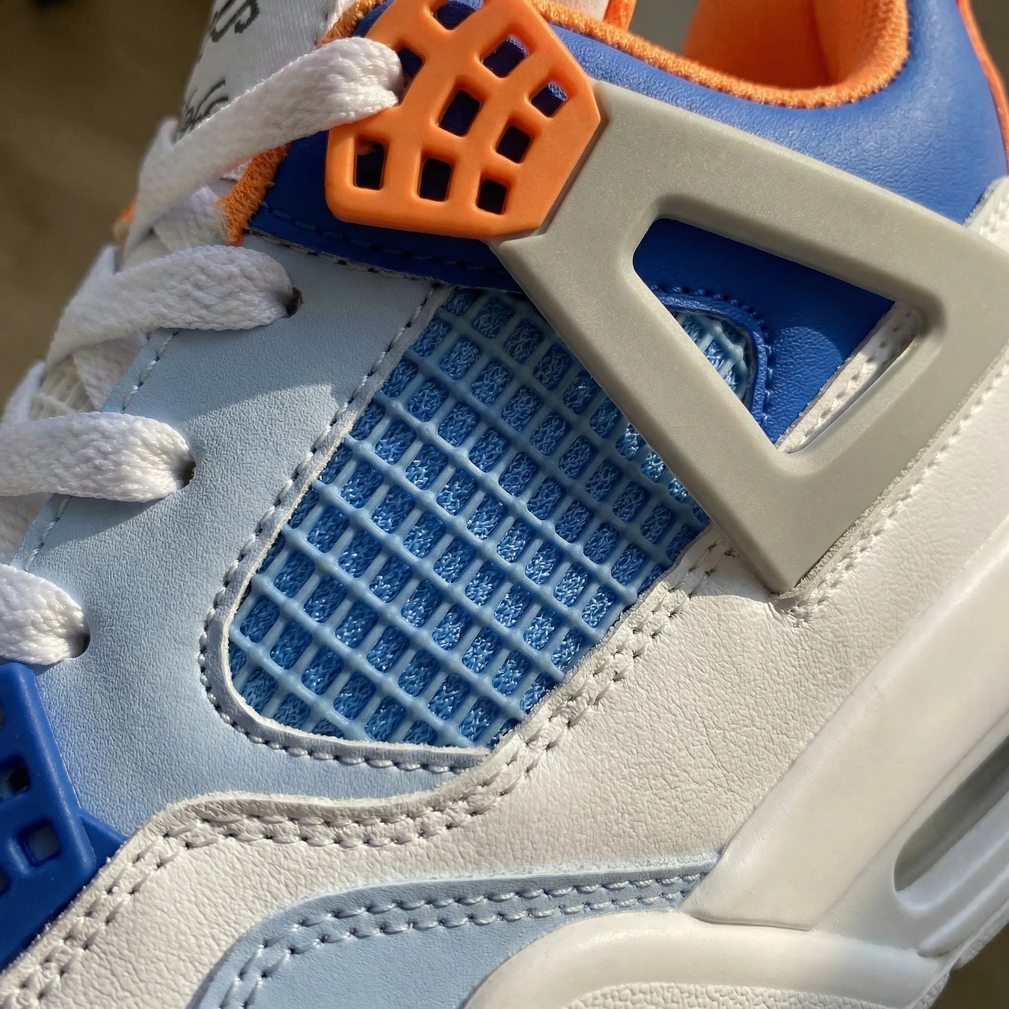 Lola | Zapatillas de Baloncesto Retro Mujer Corte Alto