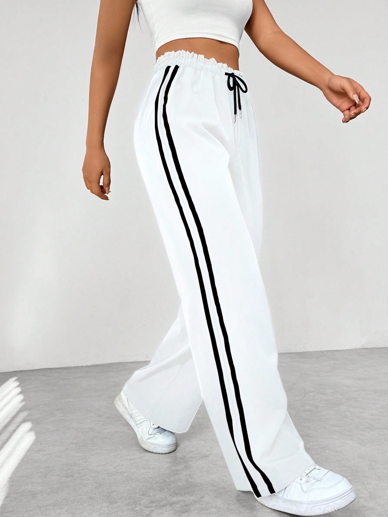 Noelia | Pantalón de Ropa Deportiva Mujer Pierna Ancha Franjas Laterales