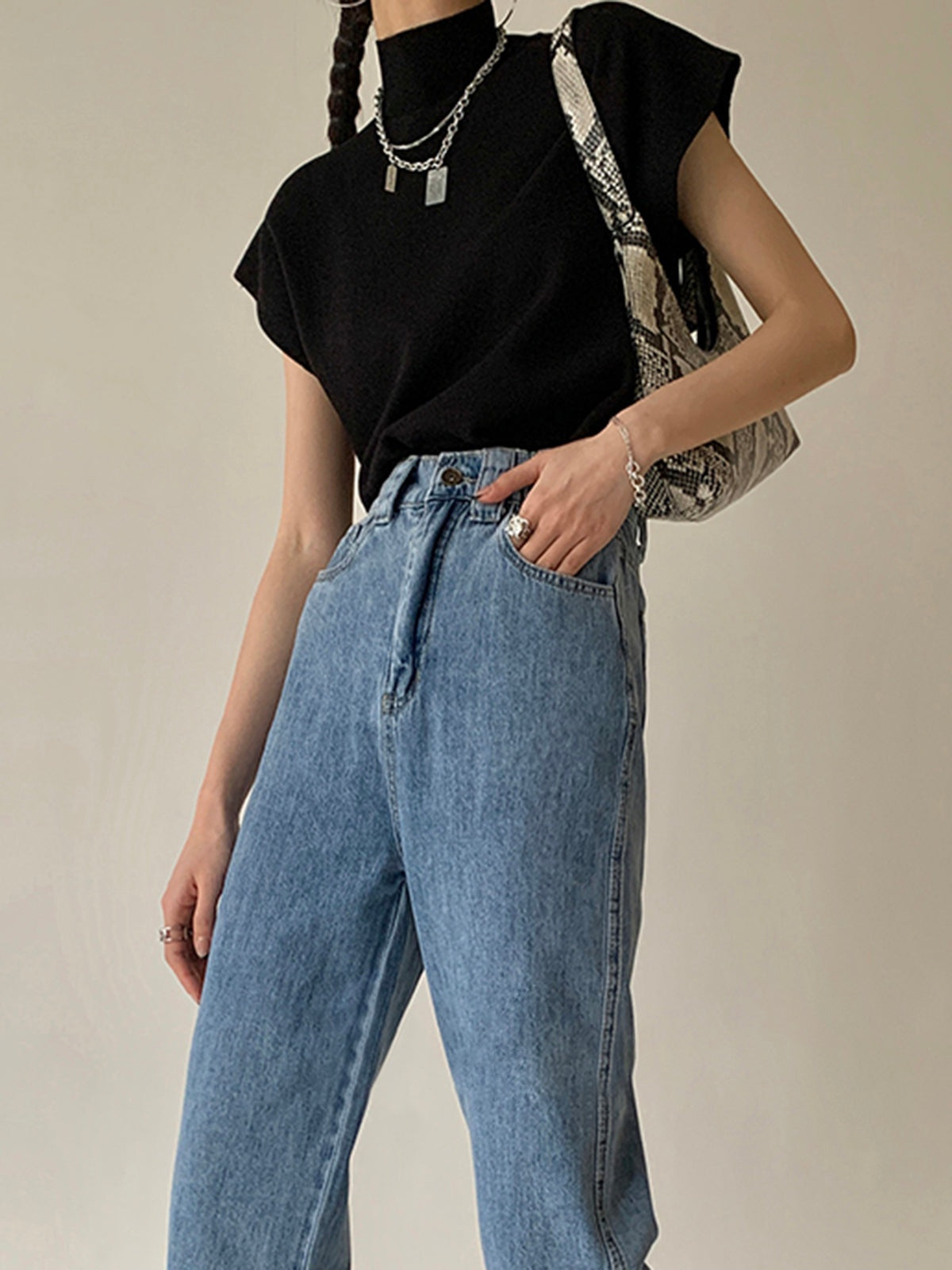 Top de Cuello Alto con Hombreras Mujer Sin Mangas