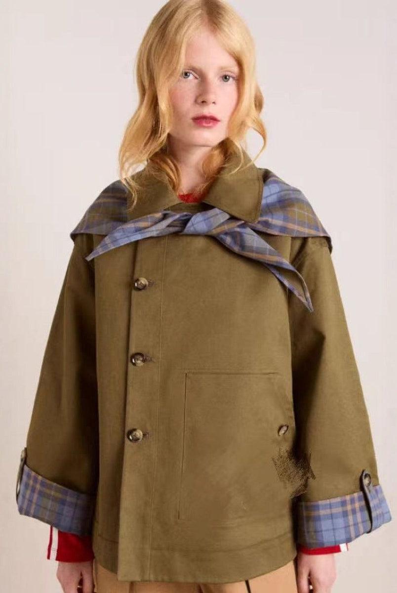 Vera | Gabardina Corta Mujer Oversized Forro Escocés Doble Botonadura