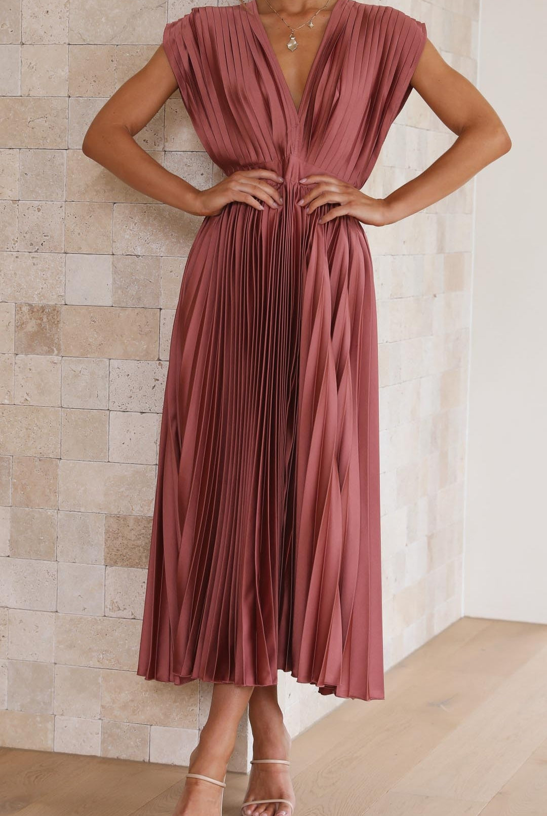Vestido Midi Plisado Mujer Escote V Cinturón
