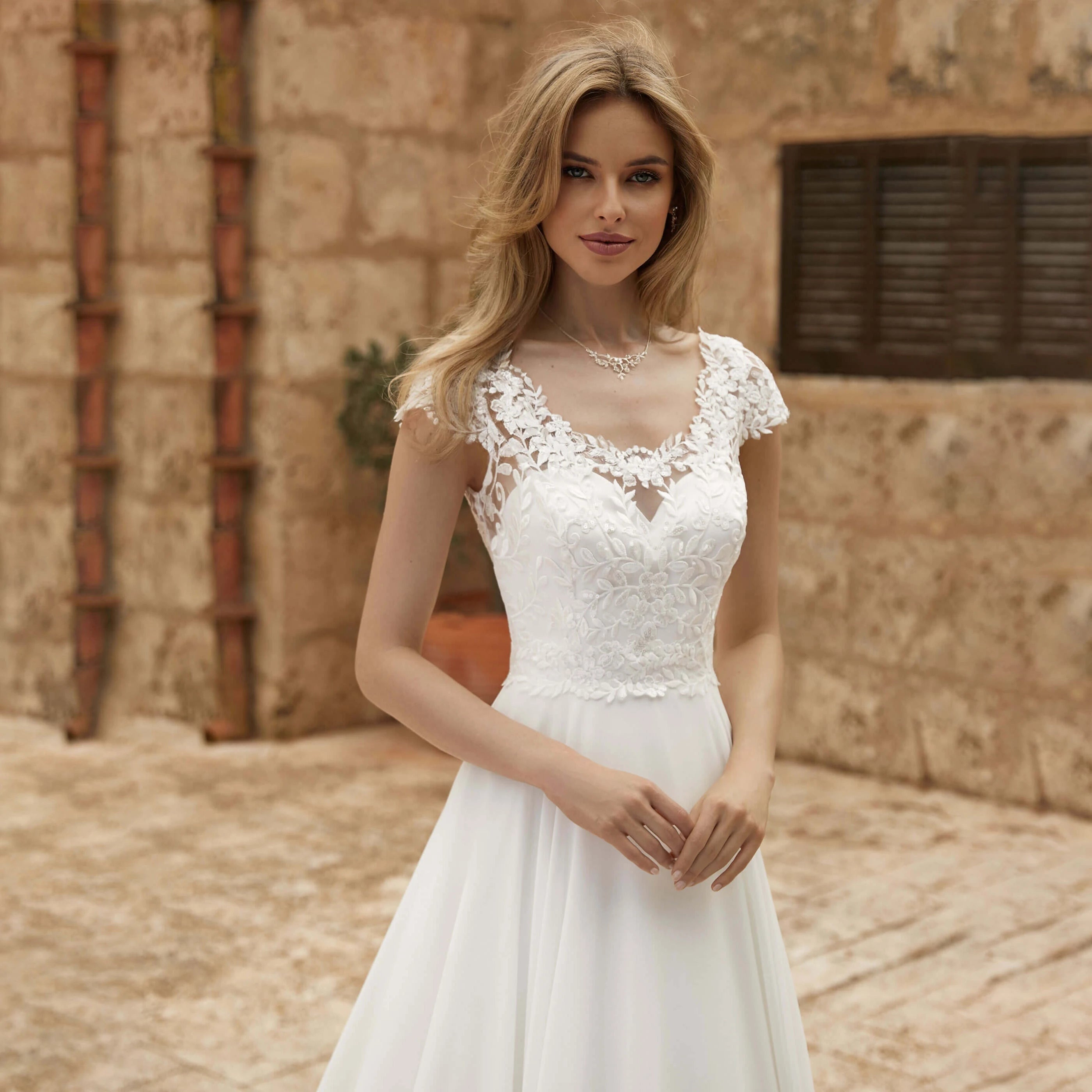 Carmela | Vestido de Novia Sencillo Encaje Mujer Corte A Cola