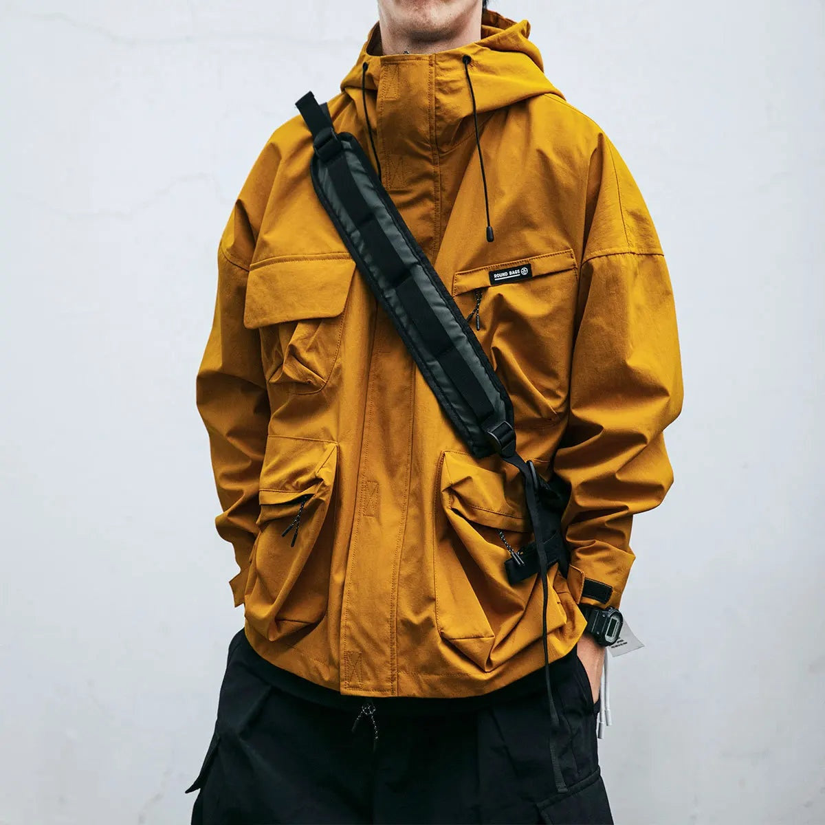 Darío | Chubasquero Hombre Impermeable con Capucha Múltiples Bolsillos