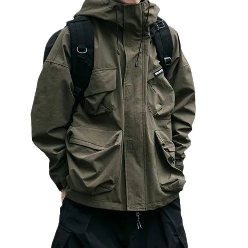 Darío | Chubasquero Hombre Impermeable con Capucha Múltiples Bolsillos
