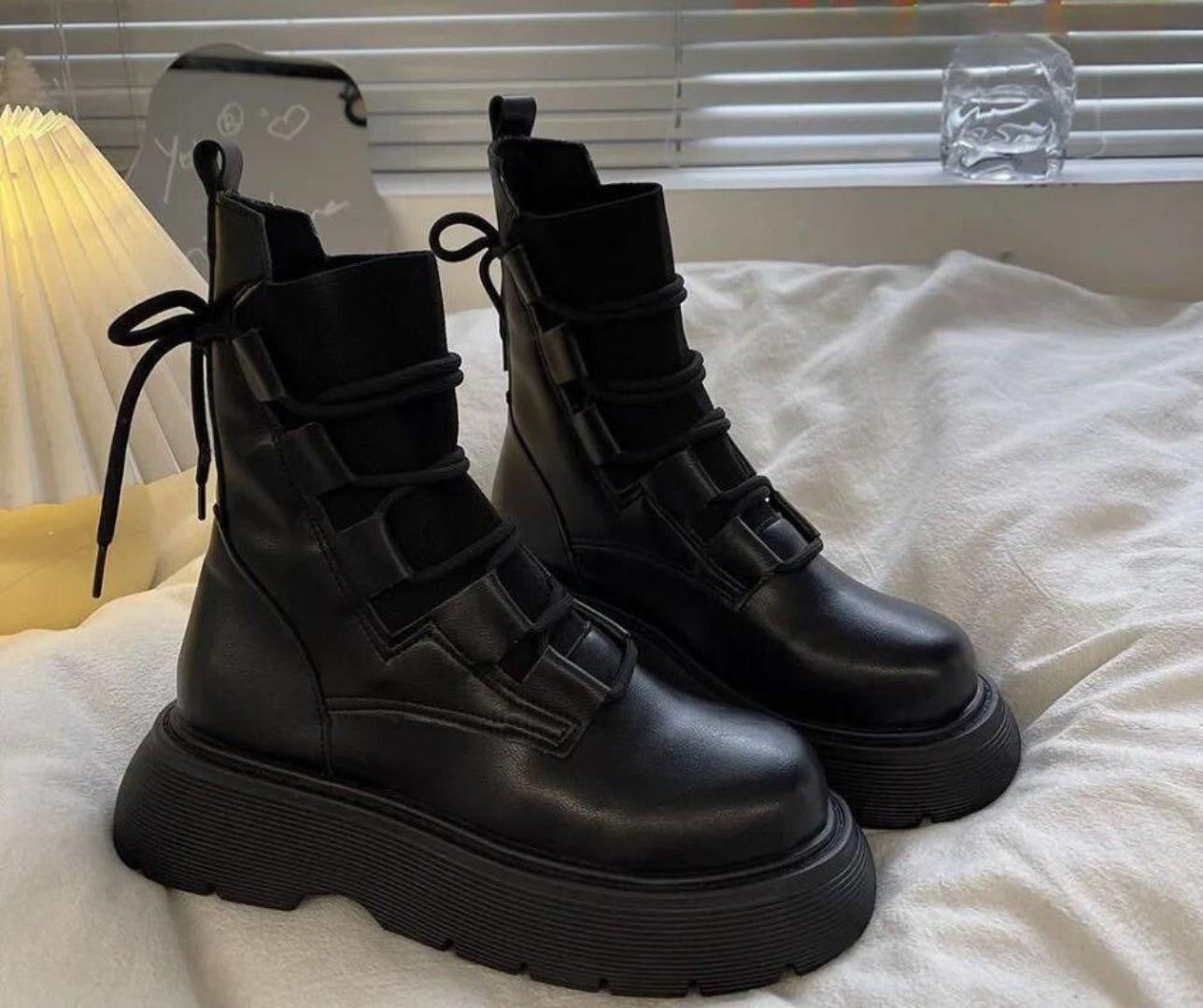 Esther | Botines con Cordones Plataforma Mujer Estilo Militar Hebillas