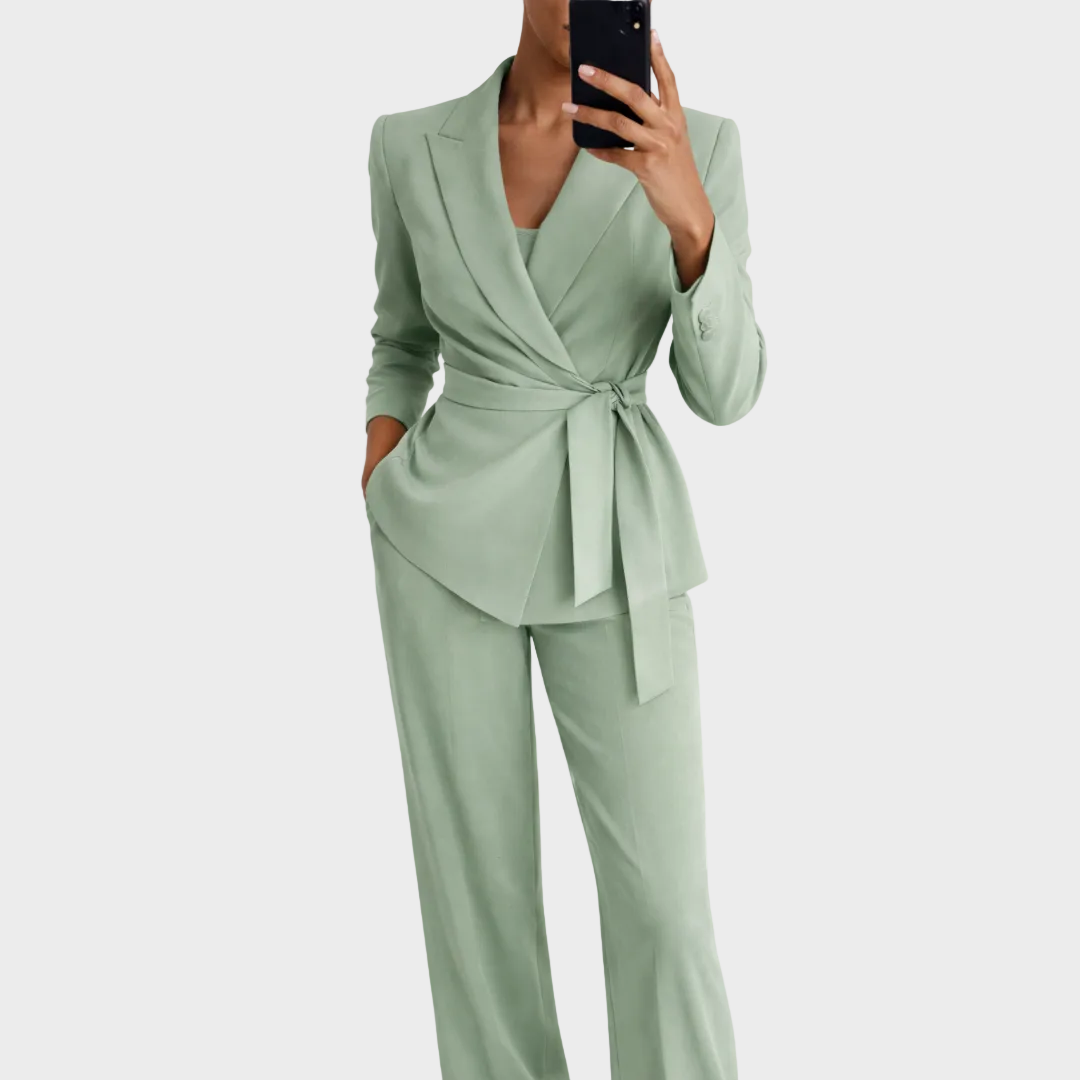 Montserrat | Traje Pantalón con Lazo Mujer Elegante