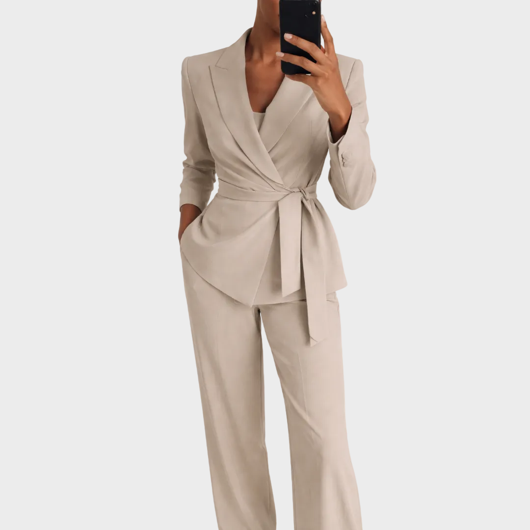 Montserrat | Traje Pantalón con Lazo Mujer Elegante