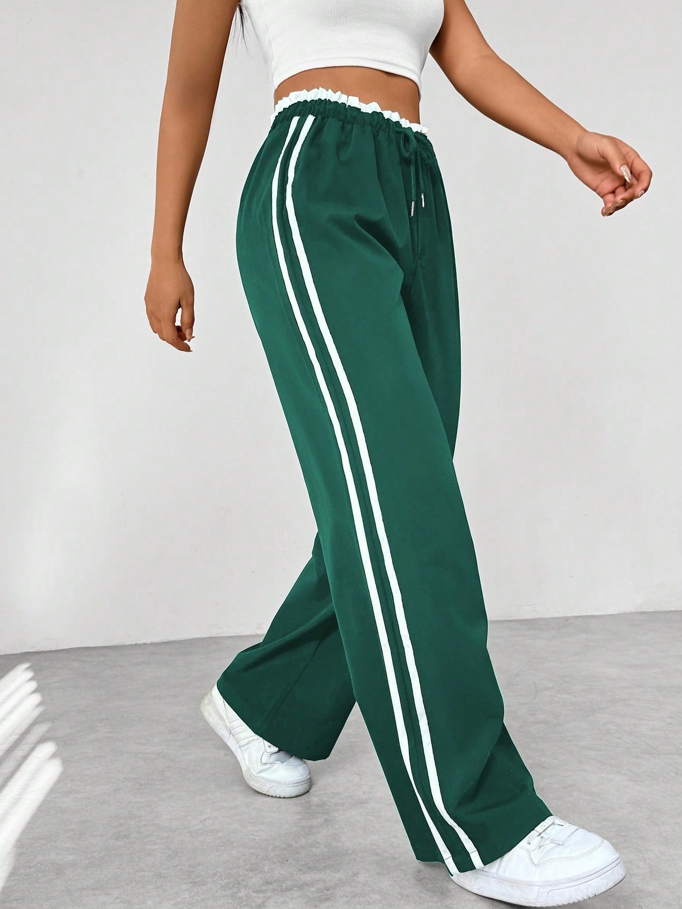 Noelia | Pantalón de Ropa Deportiva Mujer Pierna Ancha Franjas Laterales