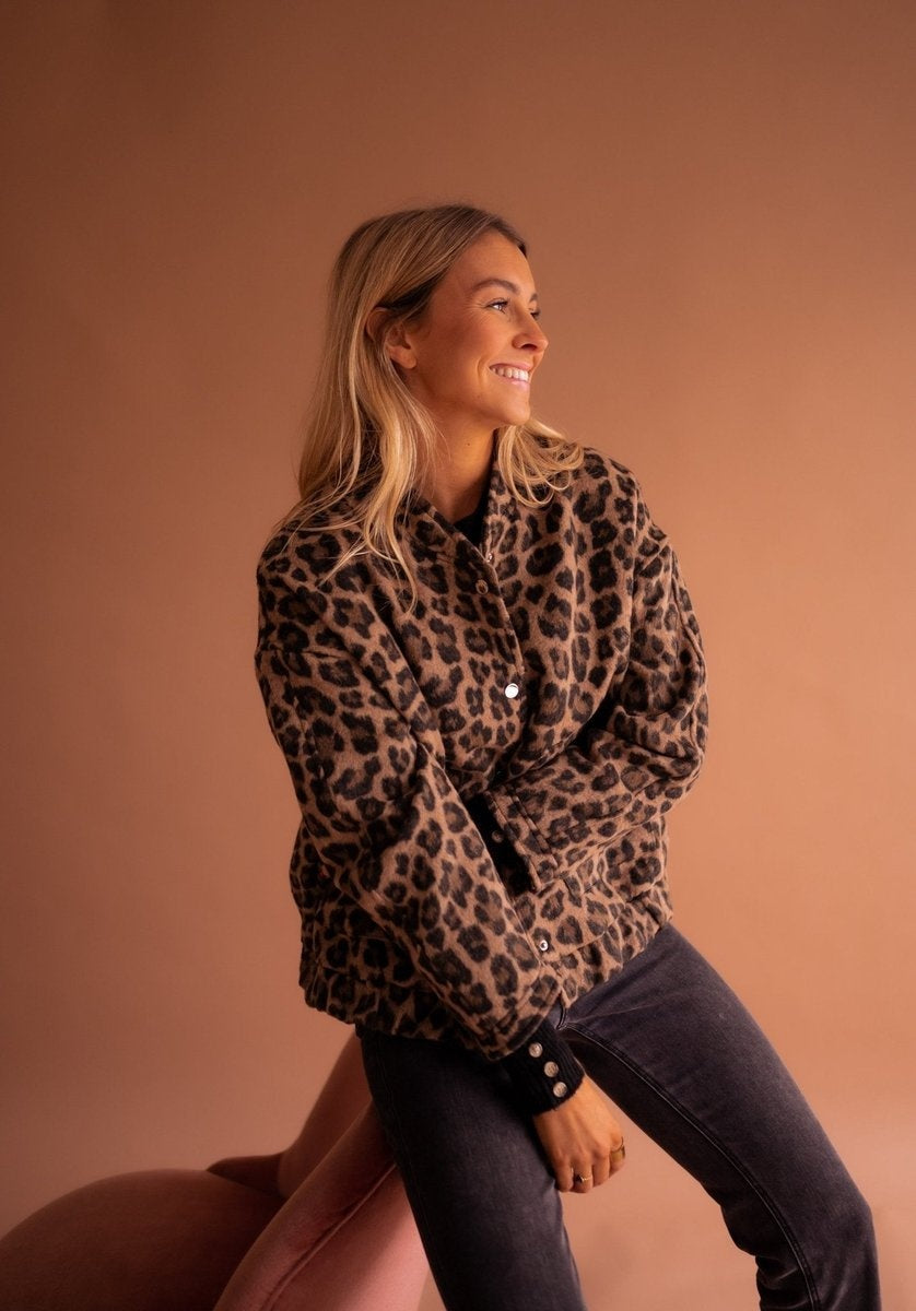 Paloma | Cazadora Acolchada Estampado Leopardo Mujer Oversize Botones